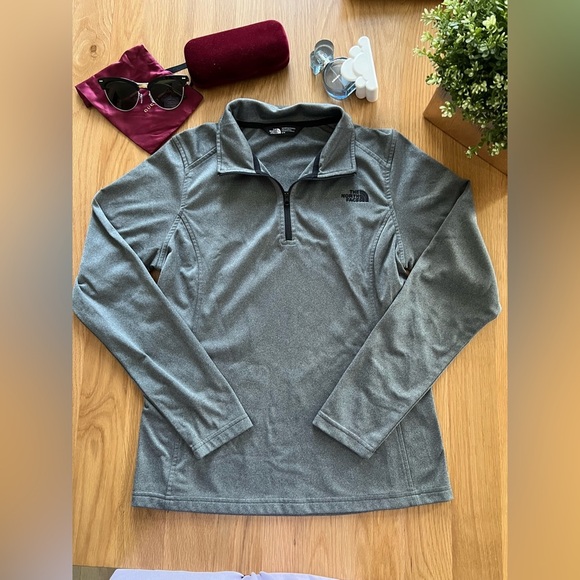 The North Face Women’s Pullover - Picture 1 of 5
